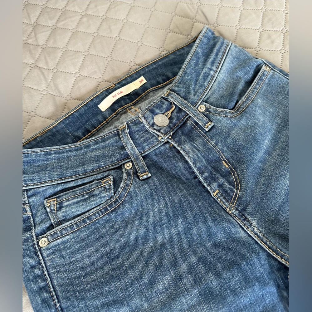 Levi’s regular 24
